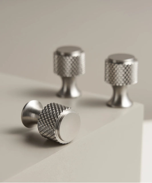 Diamond-cut Cross Knurled Brushed Nickel Knob - Knobsy